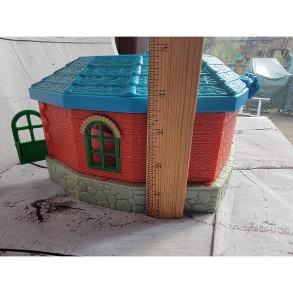 Thomas and friends Train Depot With 3 Blue Track Pieces - Picture 9 of 9